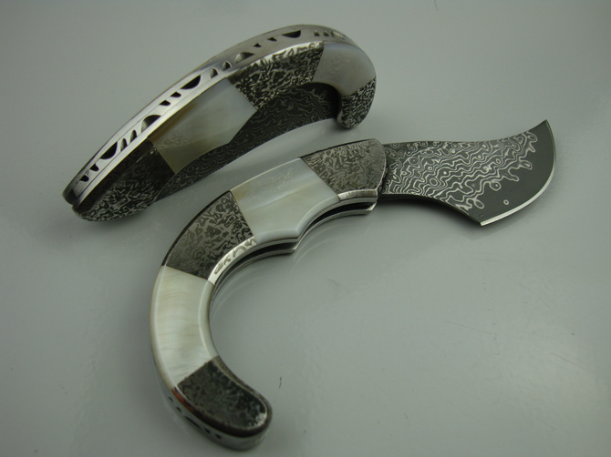 Damascus sea tide folding knife UD401180