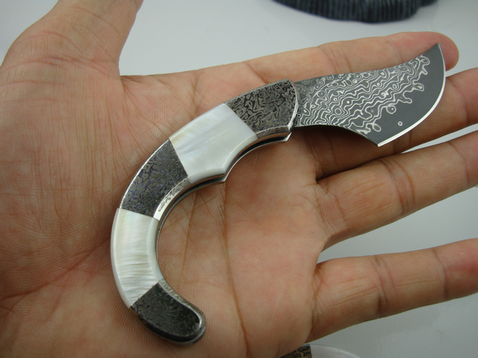 Damascus sea tide folding knife UD401180